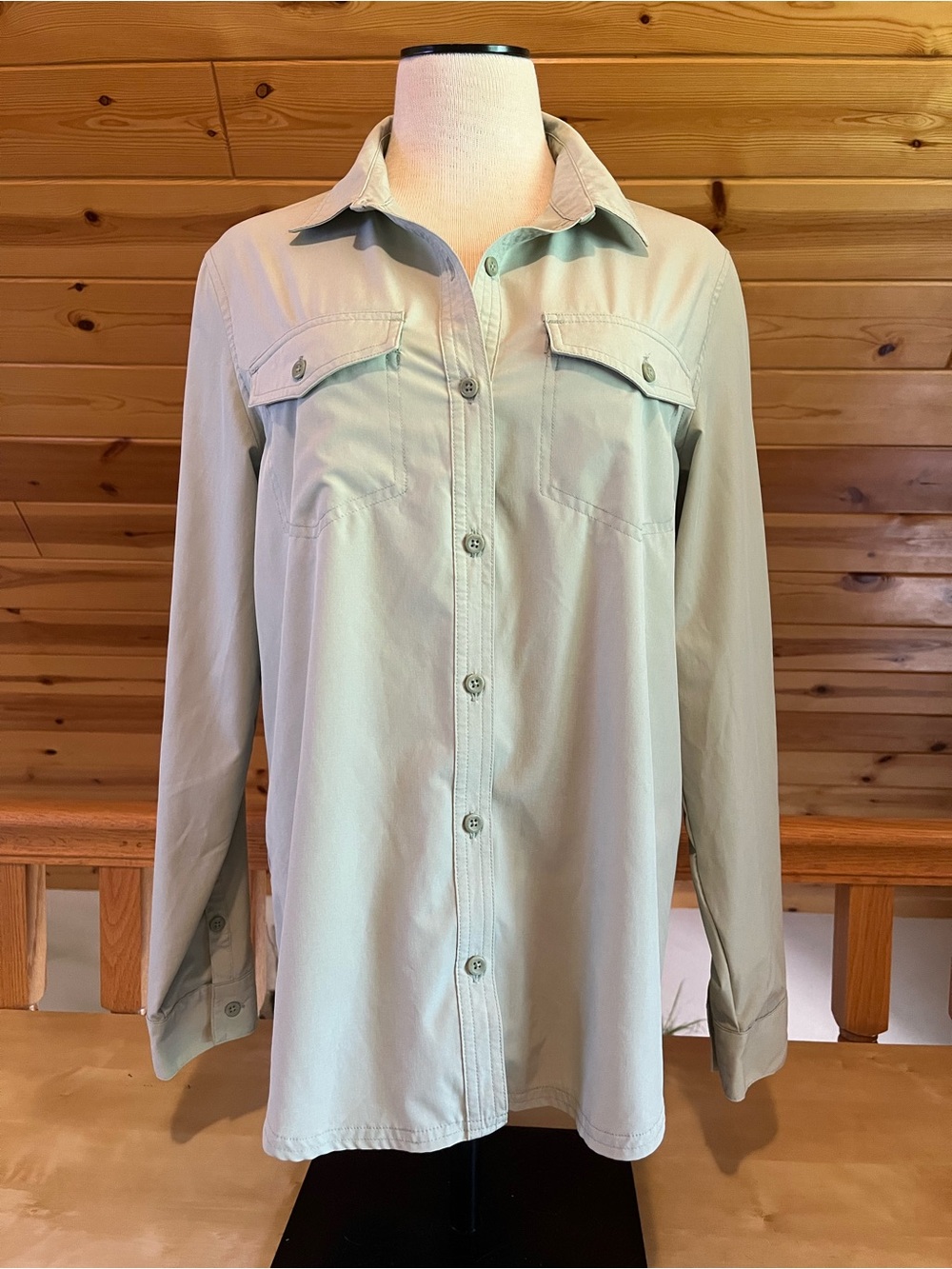 Eddie Bauer Women's Departure 2.0 Classic Fit Long-Sleeve Sage Green Shirt Sz M